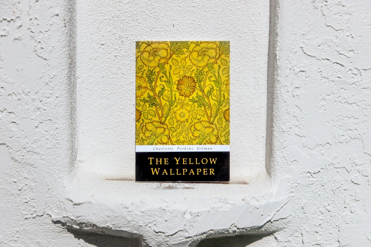 the yellow wallpaper book cover