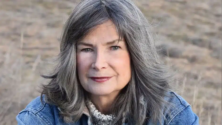 a headshot of Delia Owens