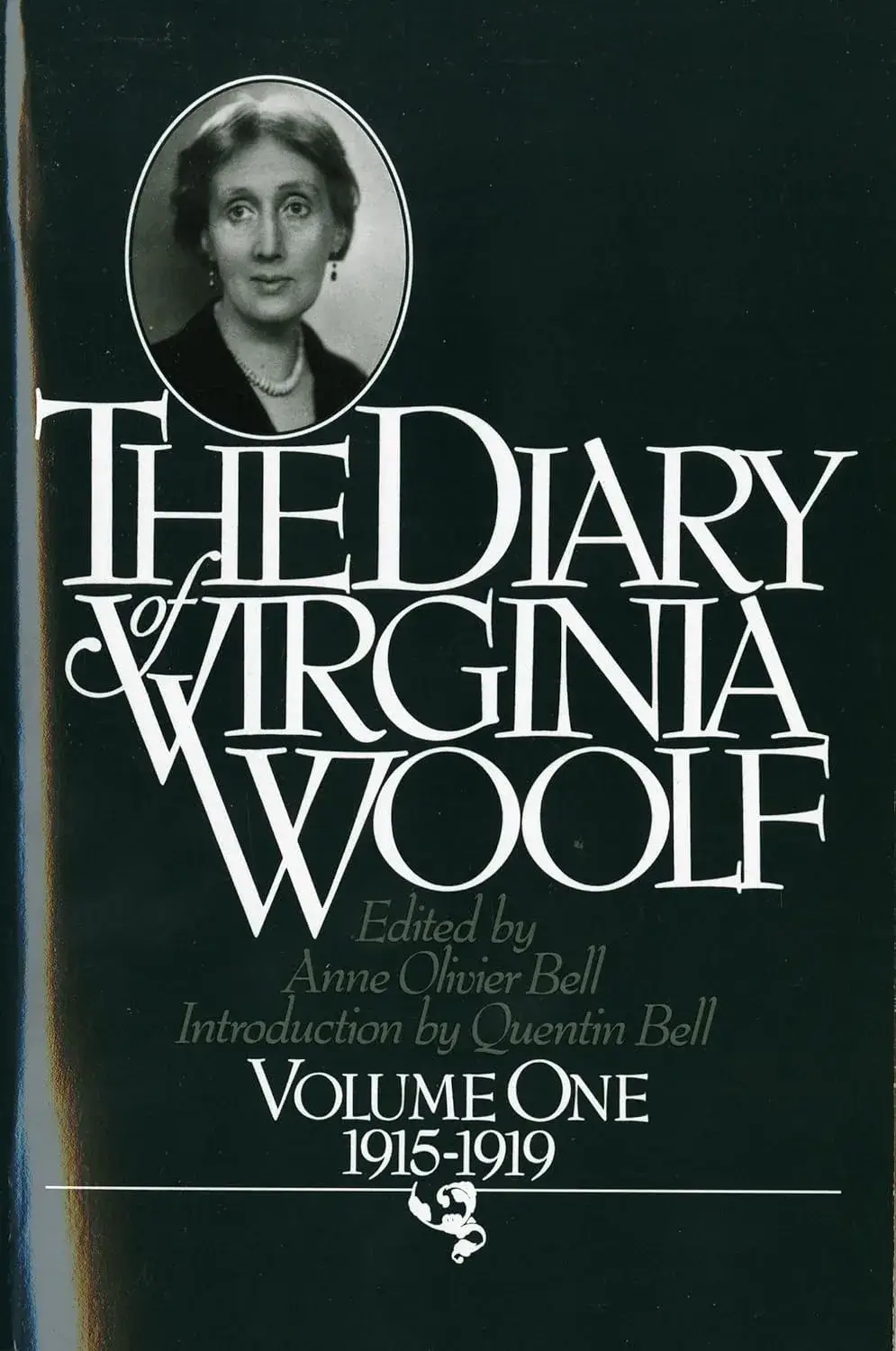 The Diary of Virginia Woolf, a Paperback Book